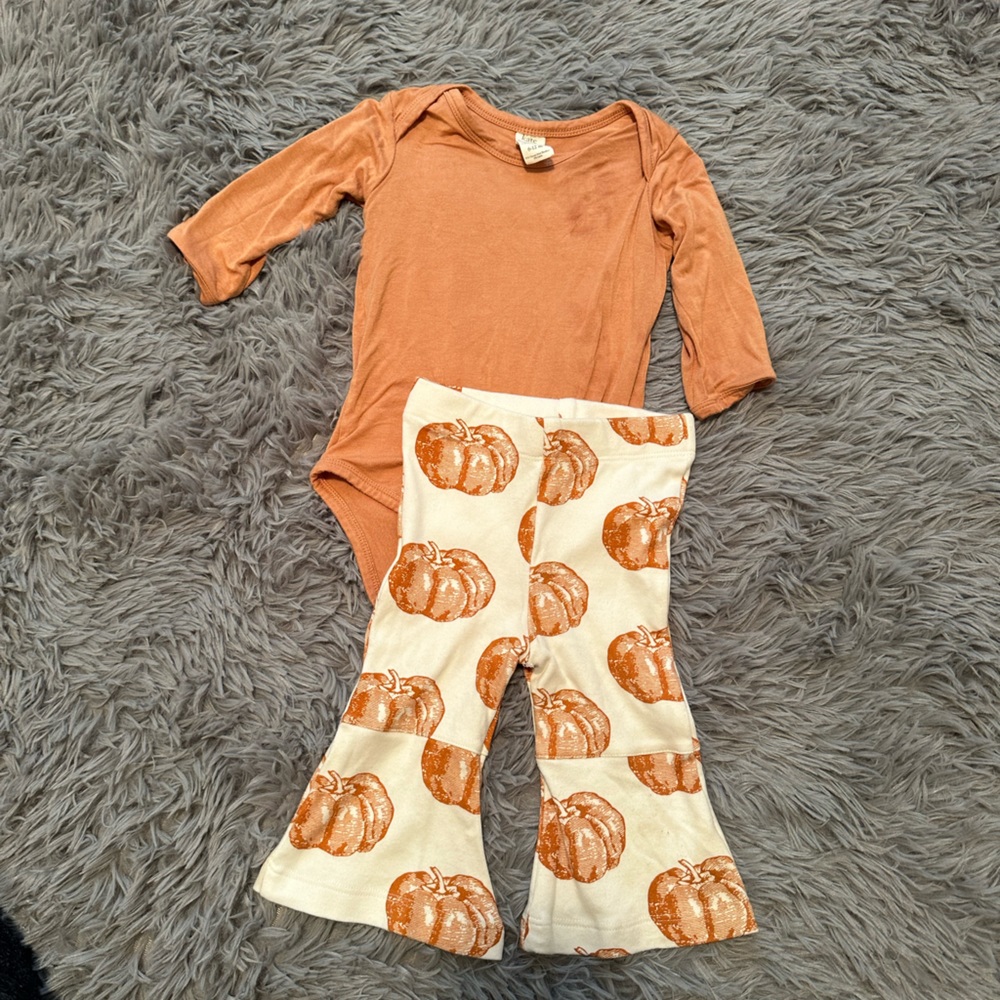 Kate Quinn Pumpkin Outfit